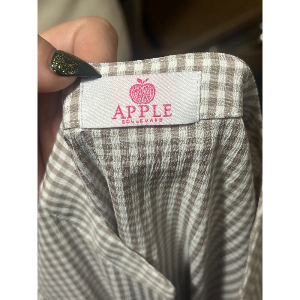 Apple Boulevard Ruffle Button-Up Top Size Large - Picture 5 of 5